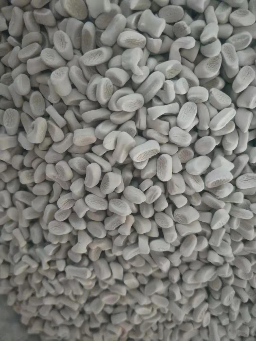 吹膜塑(sù)料消泡劑(ji)（塑料消泡(pao)母料）整車(che)出，分散