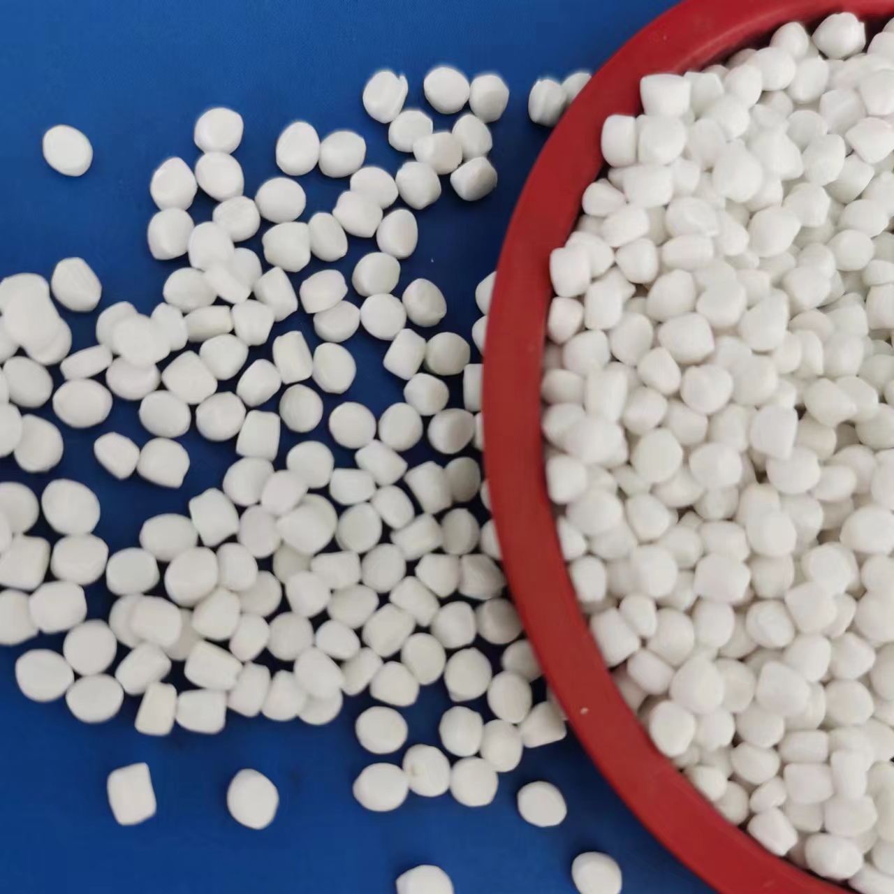 碳酸鈣(gai)填充母料(liào)的使用解(jie)析